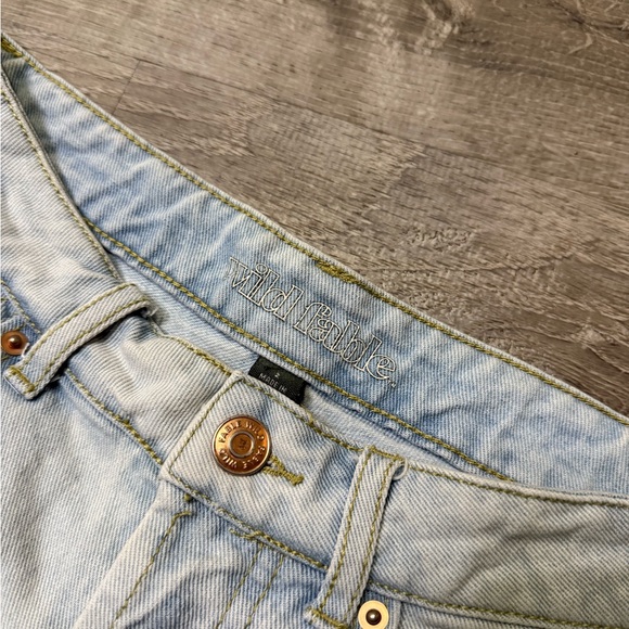 •WILD FABLE• DISTRESSED FESTIVAL JEAN SHORTS - Picture 4 of 6